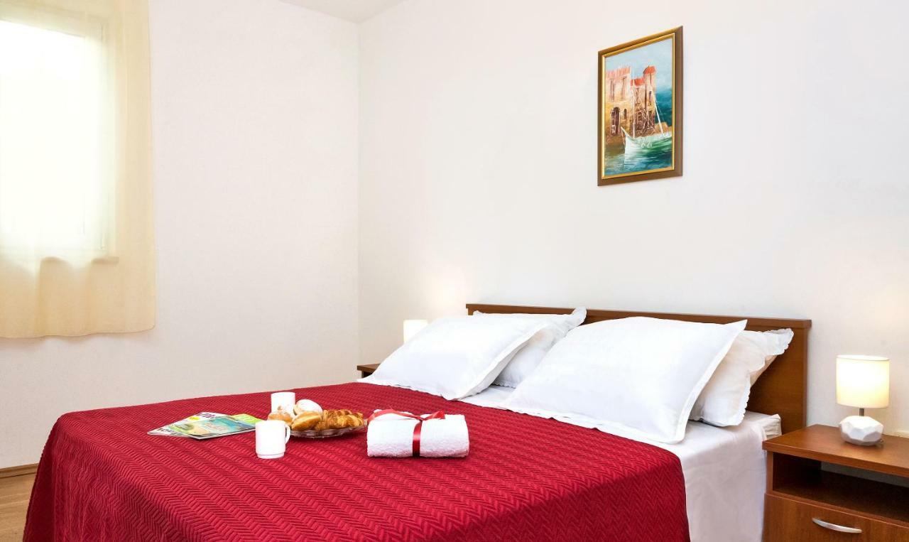Apartmani Ami Podstrana Exteriör bild