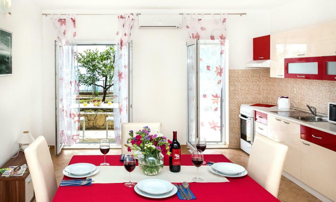 Apartmani Ami Podstrana Exteriör bild